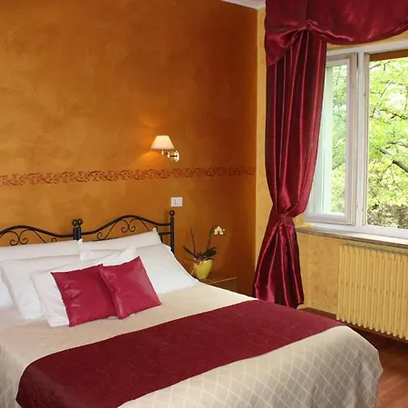 Park Hotell 3*